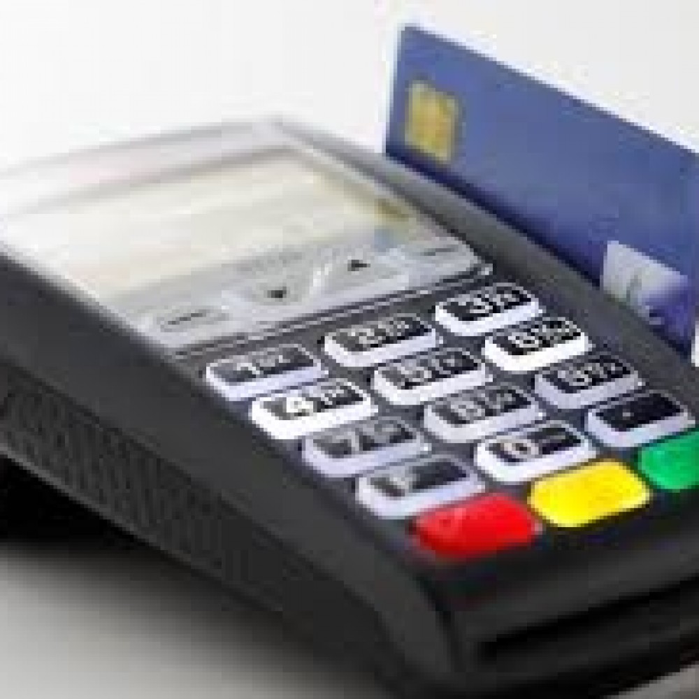 Is there a possibility of paying with a debit or credit card in your place?